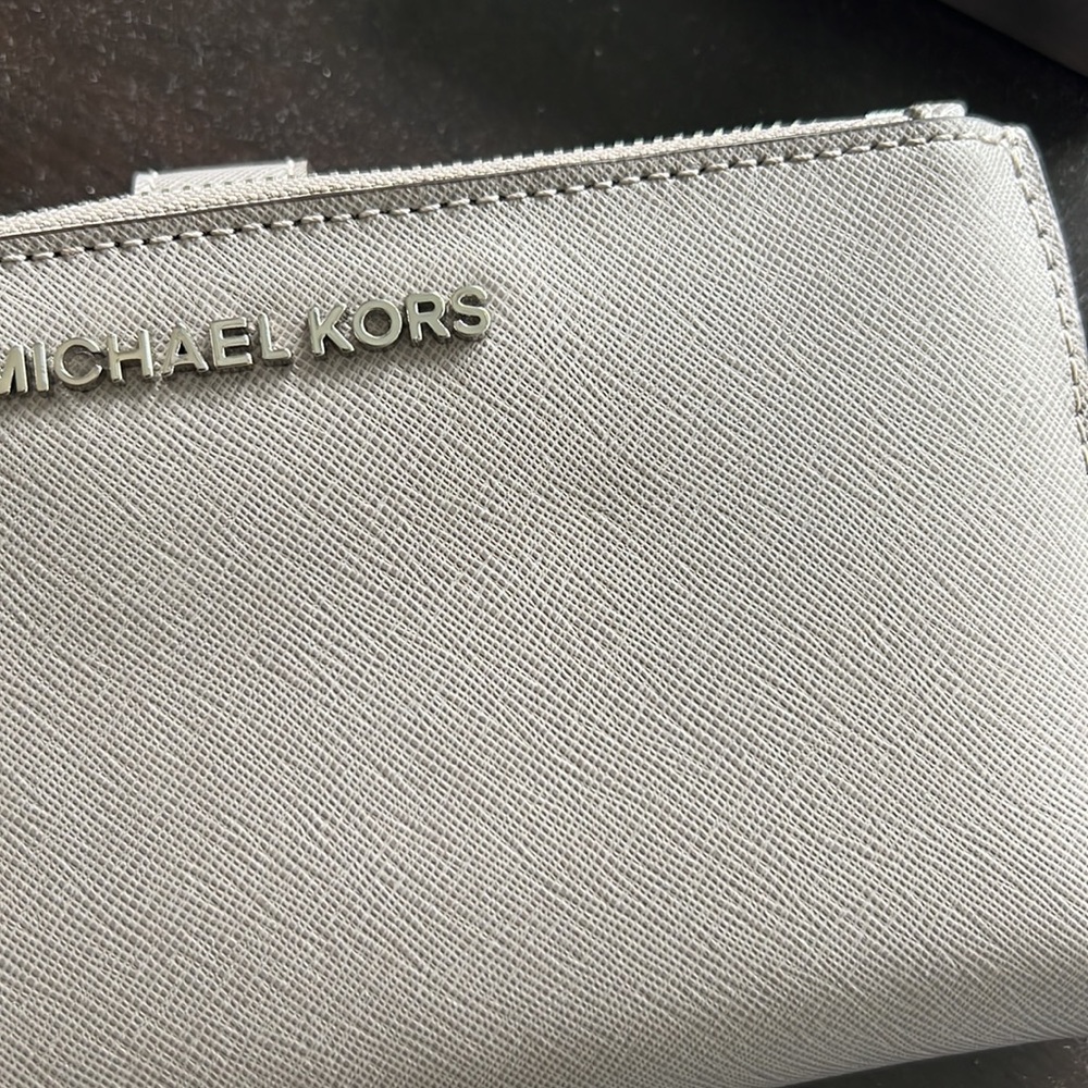 Michael Kors smartphone wristlet/wallet